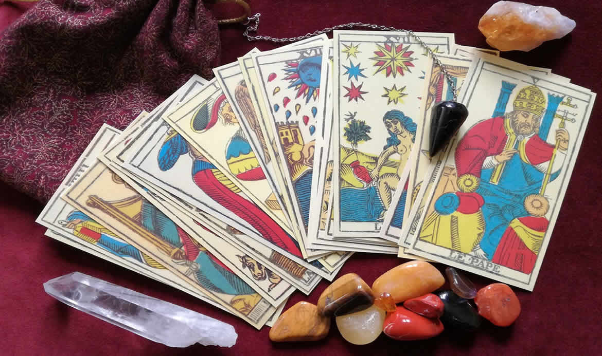 Tarot Card Reading Psychic Near Me - oraclepsychic.com